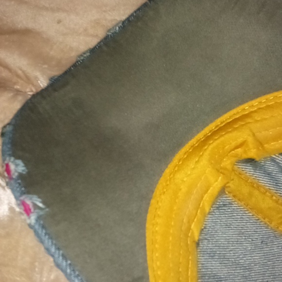 New Fleur- de -LIS BLINGGG jean cap - Picture 7 of 8